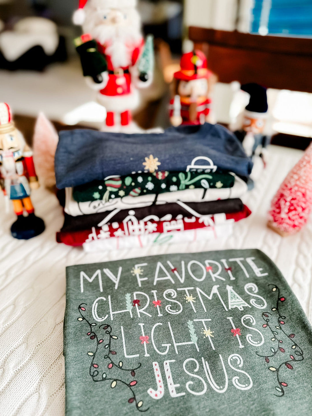 ellyandgrace 3001C My Favorite Christmas Light is Jesus Multicolor Unisex Shirt