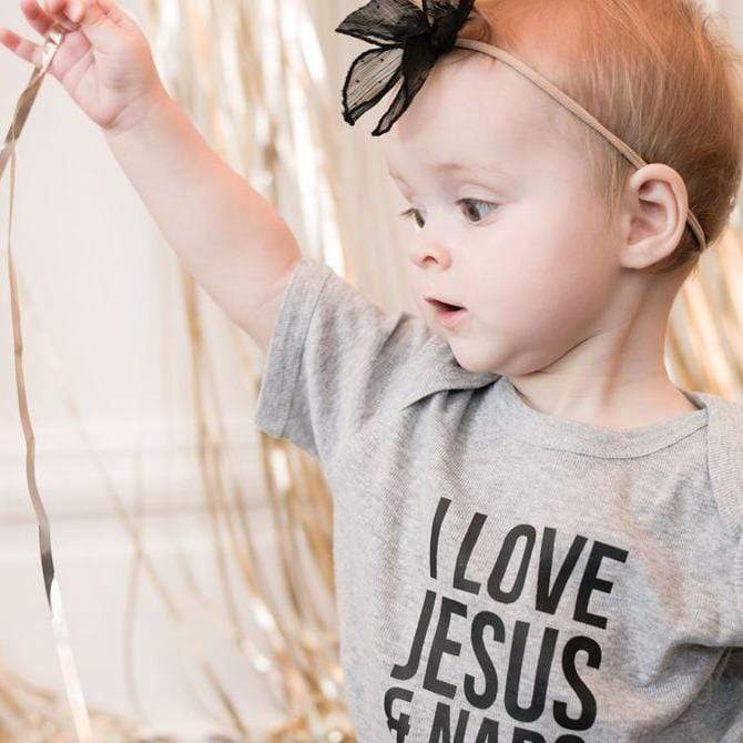 ellyandgrace 4400 I Love Jesus and Naps Infant Bodysuit