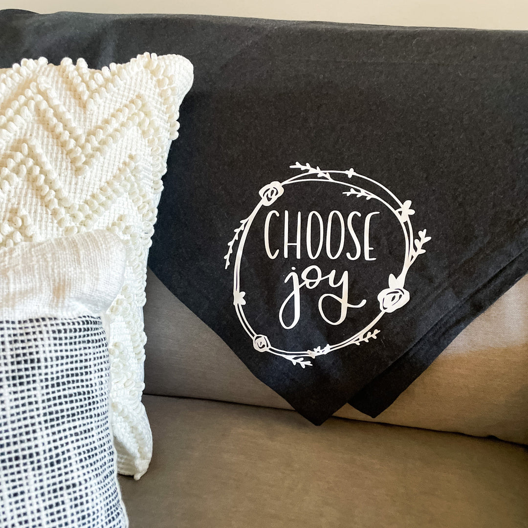 ellyandgrace DT81 Choose Joy Fleece Blanket