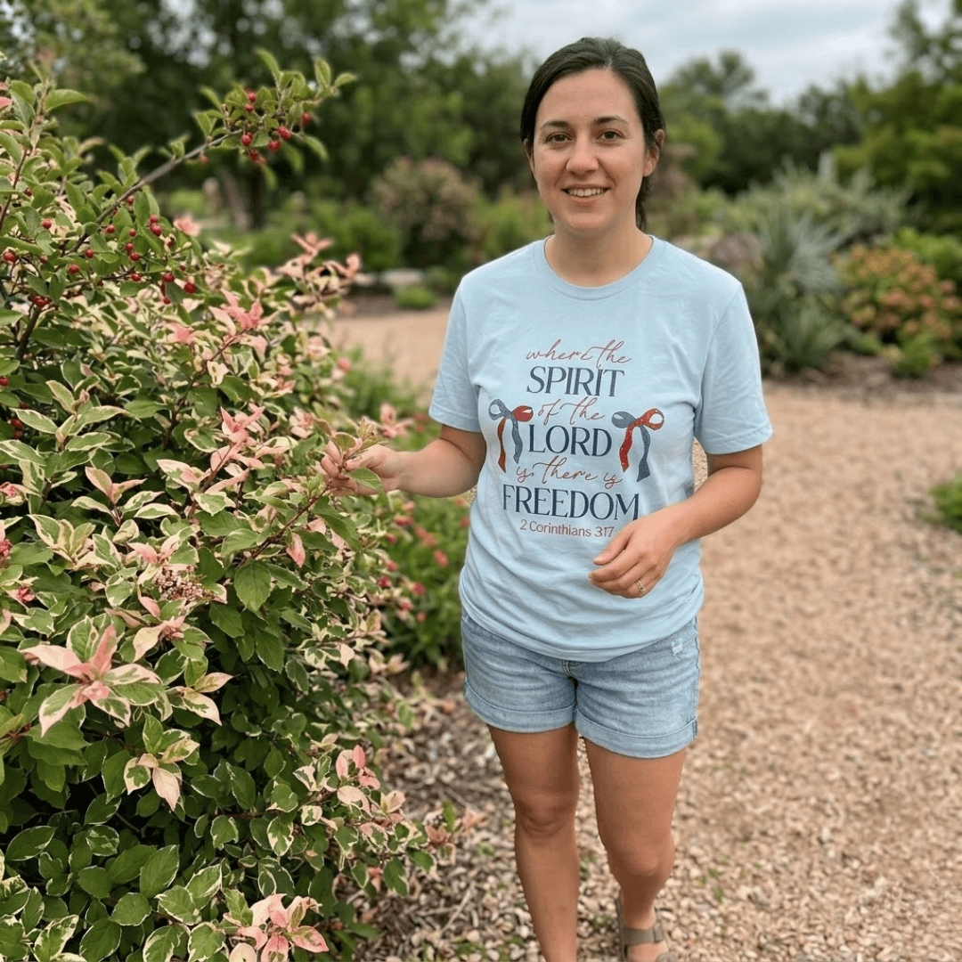 ellyandgrace 3001C Bows Where The Spirit Is Multicolor Unisex Shirt
