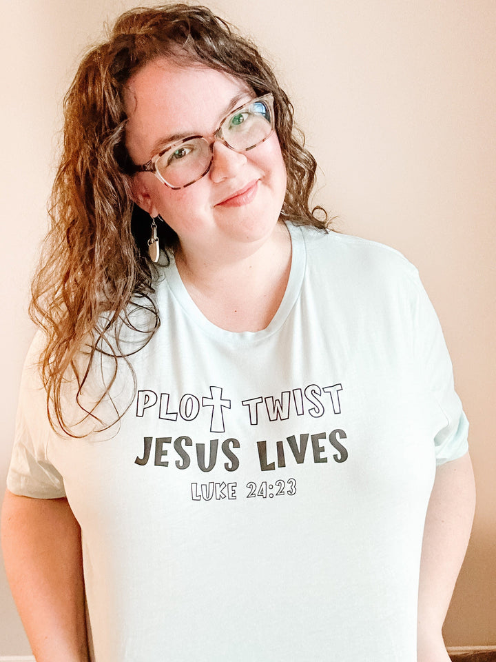 ellyandgrace 3001C Cross Plot Twist Unisex Shirt