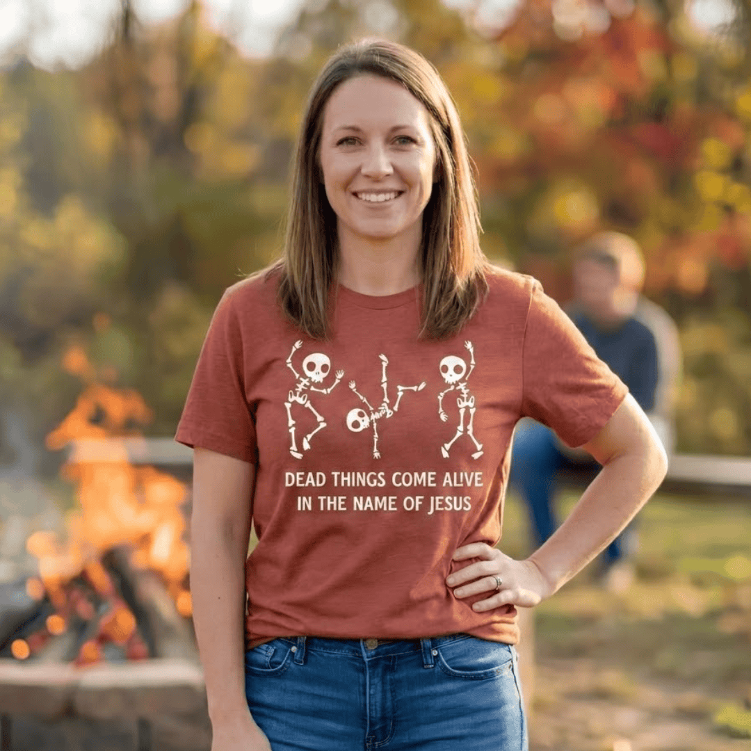 ellyandgrace 3001C Dead Things Come Alive In The Name Of Jesus Unisex Shirt