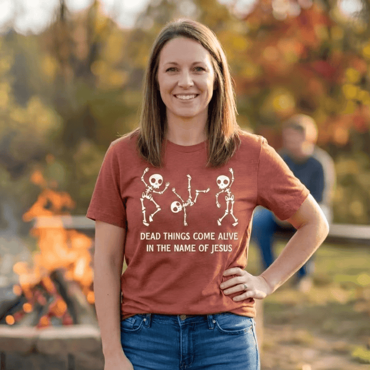 ellyandgrace 3001C Dead Things Come Alive In The Name Of Jesus Unisex Shirt
