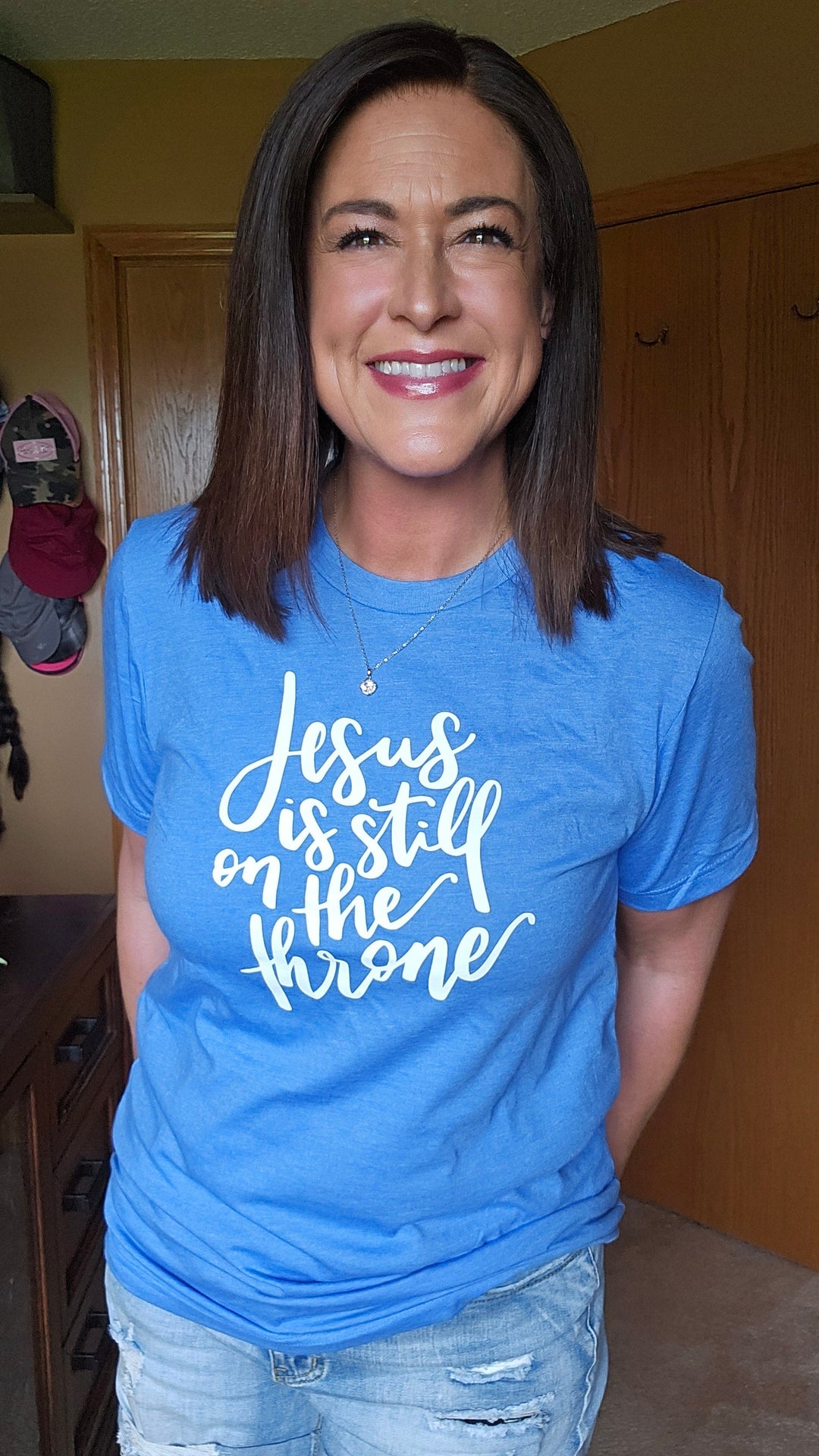 ellyandgrace 3001C Jesus is Still on The Throne Unisex Shirt