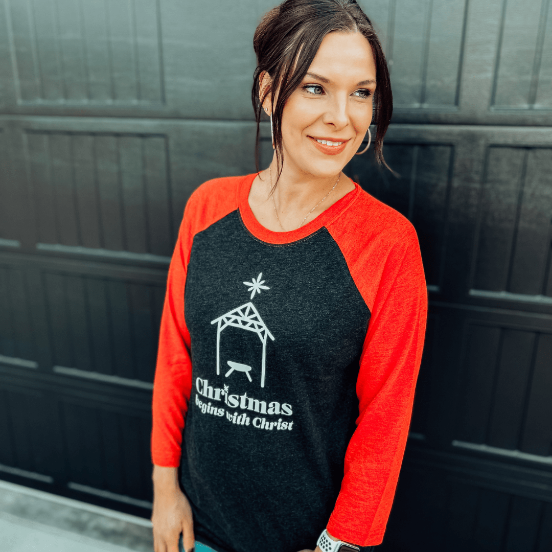 ellyandgrace 6051 Christmas Begins with Christ Raglan