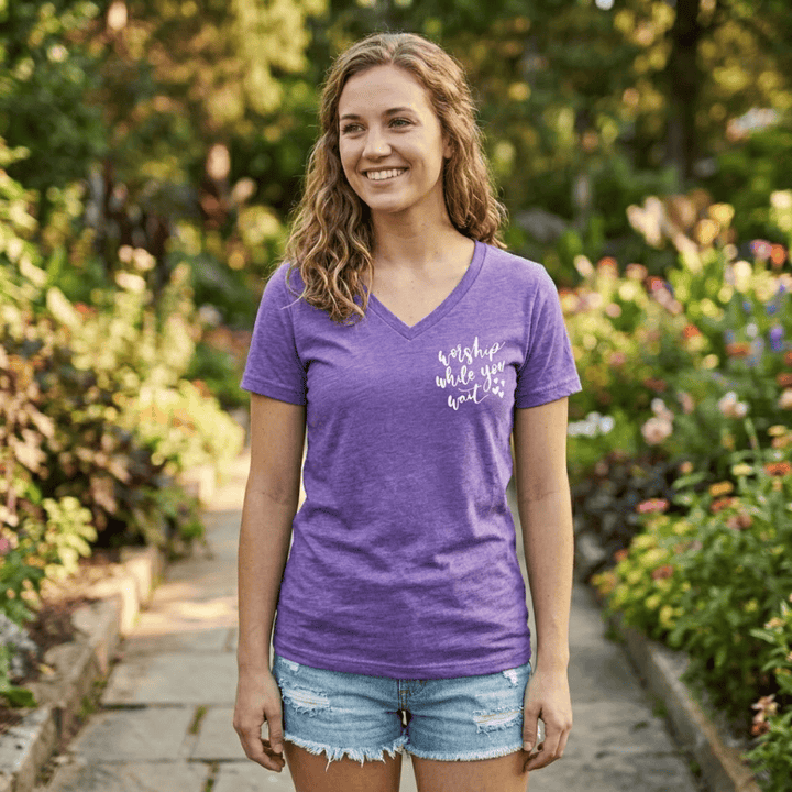ellyandgrace 6405 Worship While You Wait Short Sleeve V-neck