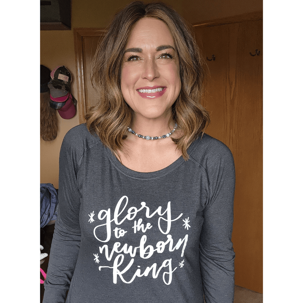 ellyandgrace DT132L Glory to The Newborn King Tunic Tee