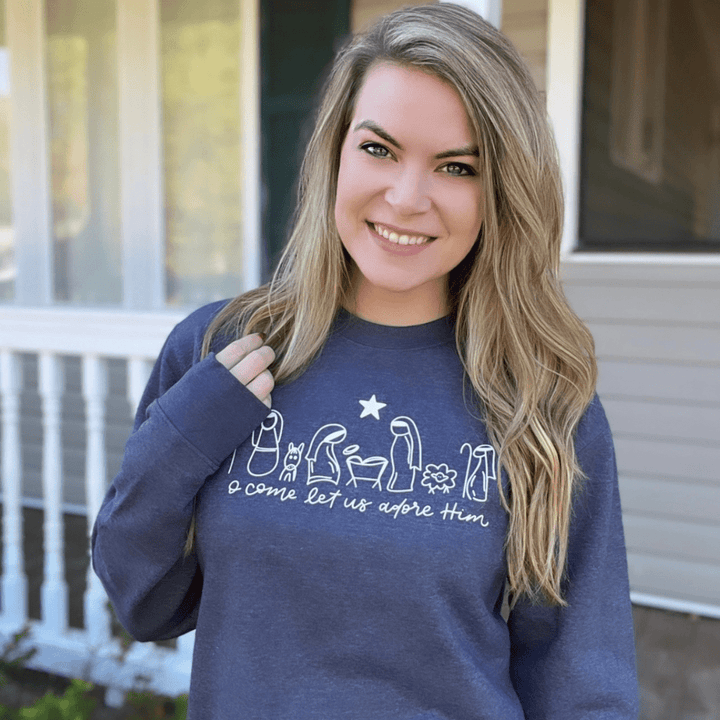 ellyandgrace DT6104 Manger O Come Let Us Adore Him Classic Sweatshirt